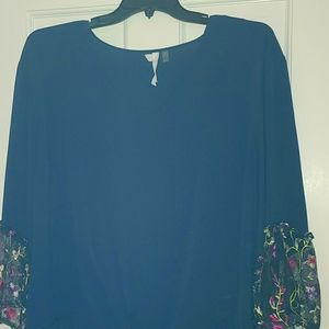 2x dressy top never worn